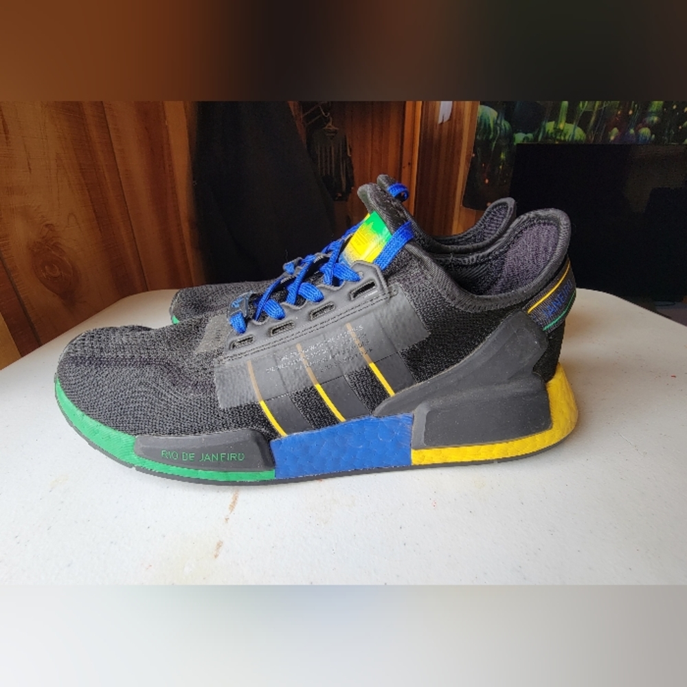 Adidas NMD R1 V2 Rio de Janeiro edition - Picture 3 of 5